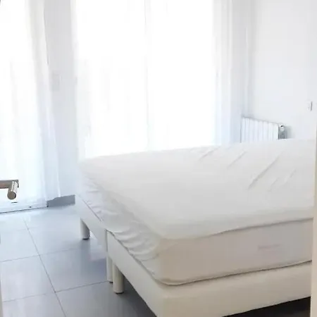 Daire Impeccable 3 Pieces -clim -2 Terrasses ,la A 50m Juan Les Pins Proche Cannes *