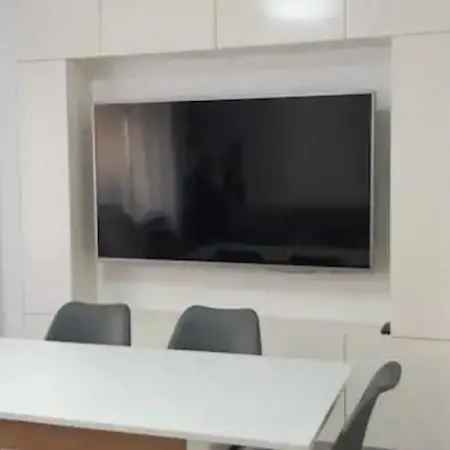 Appartement Impeccable 3 Pieces Avec Balcons, La A 50m Juan Les Pins Proche Cannes *